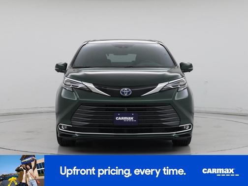 Green 2025 Toyota Sienna Platinum