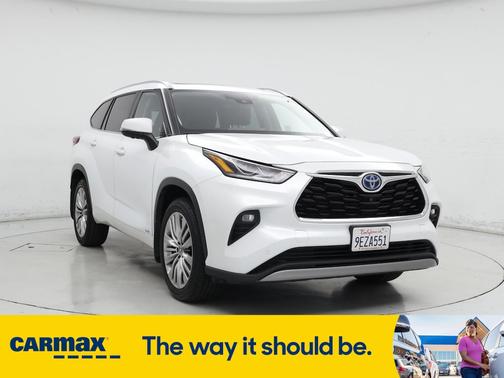 2023 Toyota Highlander Hybrid Platinum