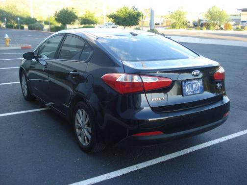 Aurora Black Pearl 2016 Kia Forte LX