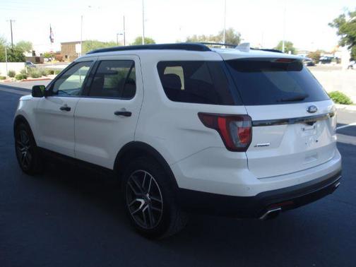 White Platinum Metallic Tri-Coat 2017 Ford Explorer sport