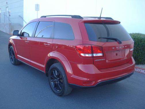 Redline 2 Coat Pearl 2019 Dodge Journey SE