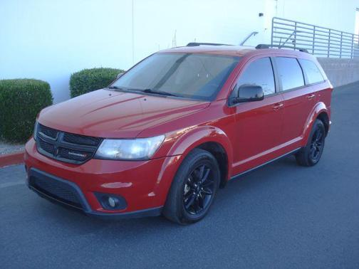 Redline 2 Coat Pearl 2019 Dodge Journey SE