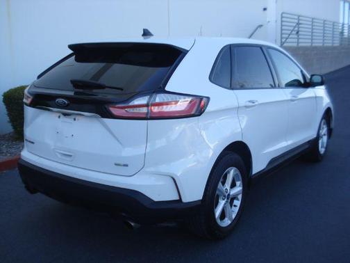 Oxford White 2020 Ford Edge SE