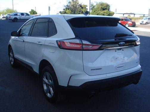 Oxford White 2020 Ford Edge SE
