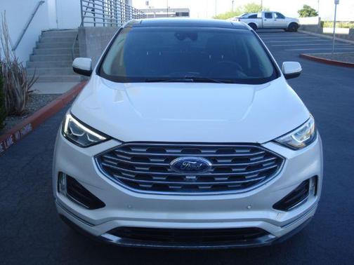 White Platinum Metallic Tri-Coat 2019 Ford Edge Titanium