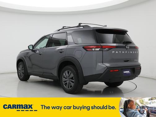 2024 Nissan Pathfinder SV