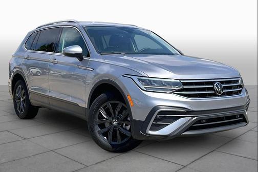 Pyrite Silver Metallic 2024 Volkswagen Tiguan 2.0T SE