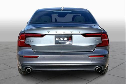 2021 Volvo S60 T5 Momentum