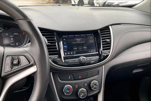 Summit White 2020 Chevrolet Trax LT