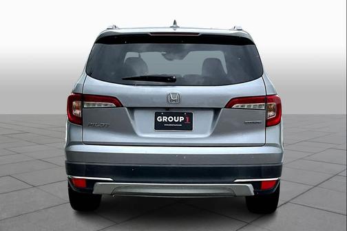 Lunar Silver Metallic 2019 Honda Pilot Touring 8-Passenger