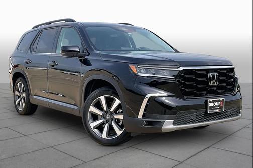 Crystal Black Pearl 2023 Honda Pilot Touring 8-Passenger