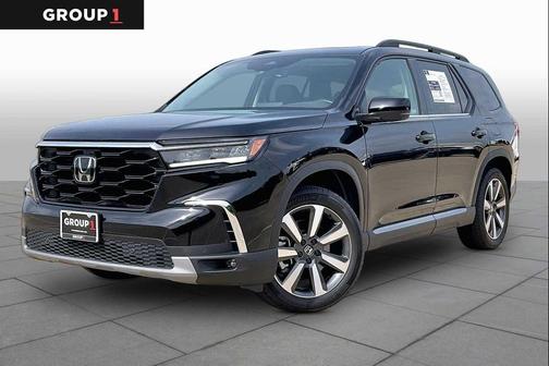 Crystal Black Pearl 2023 Honda Pilot Touring 8-Passenger
