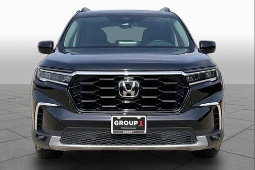 Crystal Black Pearl 2023 Honda Pilot Touring 8-Passenger