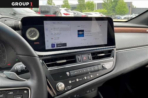 2025 Lexus ES 300h Base