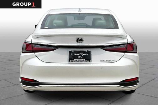 2025 Lexus ES 300h Base