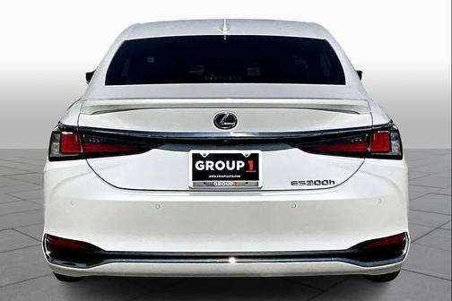 2021 Lexus ES 300h Ultra Luxury