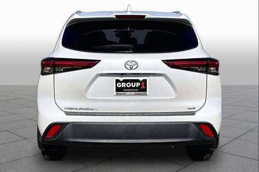 Wind Chill Pearl 2022 Toyota Highlander XLE
