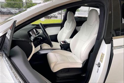 Pearl White Multi-Coat 2018 Tesla Model X 100D