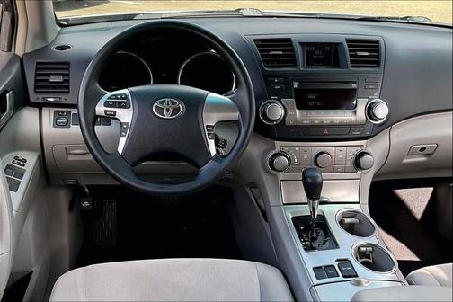 2012 Toyota Highlander Base