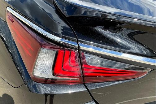 2025 Lexus ES 350 Ultra Luxury