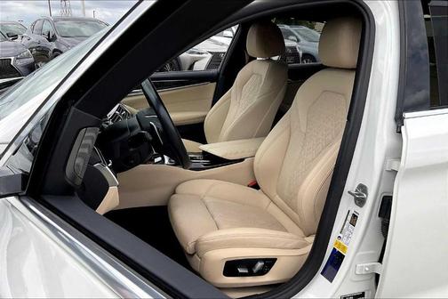 2022 BMW 530 i