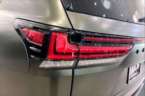 Nori Green Pearl 2026 Lexus LX 700h Luxury
