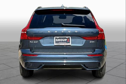 2024 Volvo XC60 B5 Plus Dark Theme