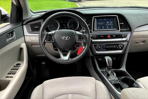 2018 Hyundai SONATA SE