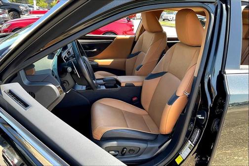 2022 Lexus ES 350 Base