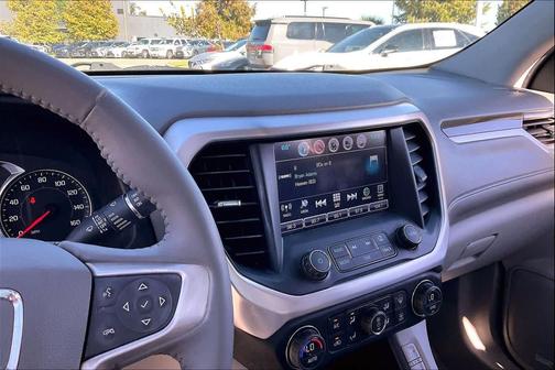 2017 GMC Acadia SLE-2