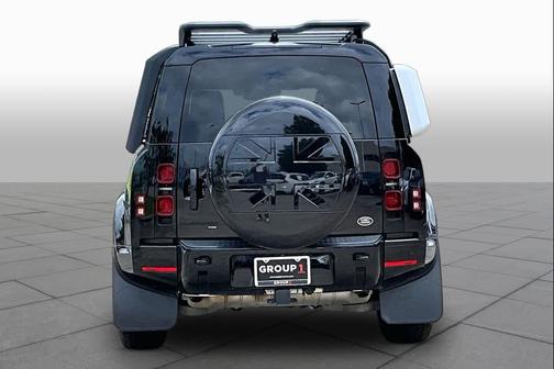 Santorini Black Metallic 2022 Land Rover Defender 110 X-Dynamic SE