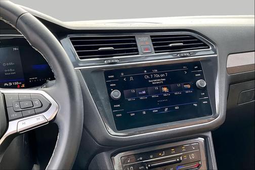 Deep Black Pearl 2023 Volkswagen Tiguan 2.0T SE
