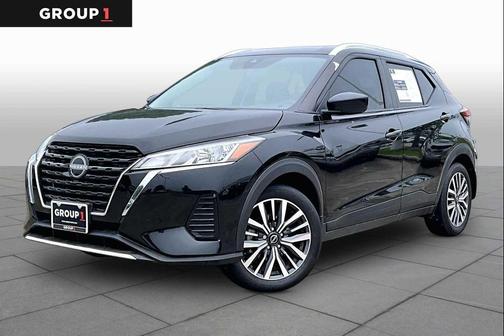 Super Black 2024 Nissan Kicks SV