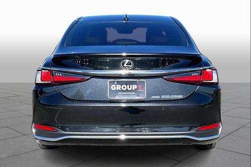 2022 Lexus ES 250 Base