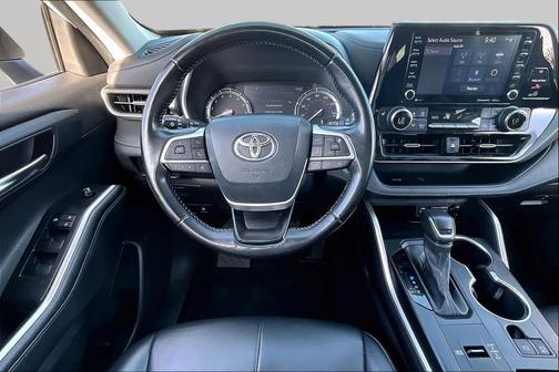 Wind Chill Pearl 2022 Toyota Highlander XLE