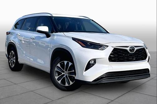 Wind Chill Pearl 2022 Toyota Highlander XLE