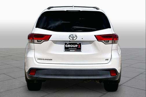 Blizzard Pearl 2018 Toyota Highlander SE