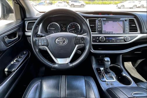 Blizzard Pearl 2018 Toyota Highlander SE