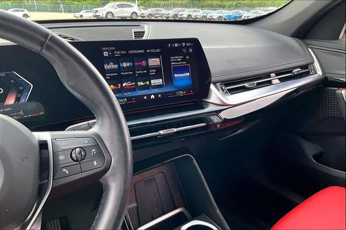 Mineral White Metallic 2025 BMW X1 xDrive28i