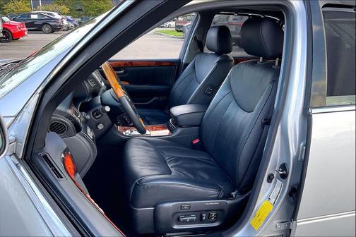 2004 Lexus LS 430 Base