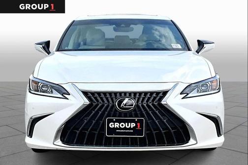 2025 Lexus ES 300h Base
