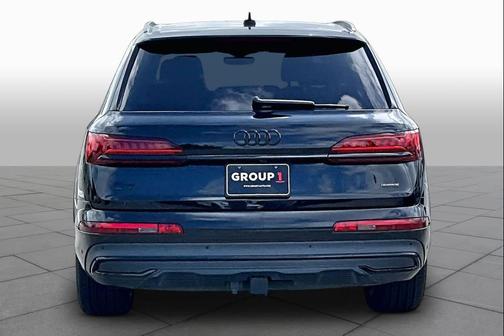 Mythos Black Metallic 2022 Audi Q7 55 Prestige