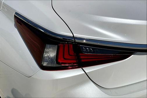 2025 Lexus ES 350 Base