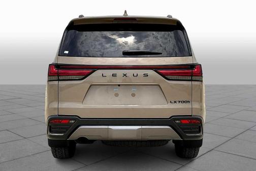 2025 Lexus LX 700h Overtrail