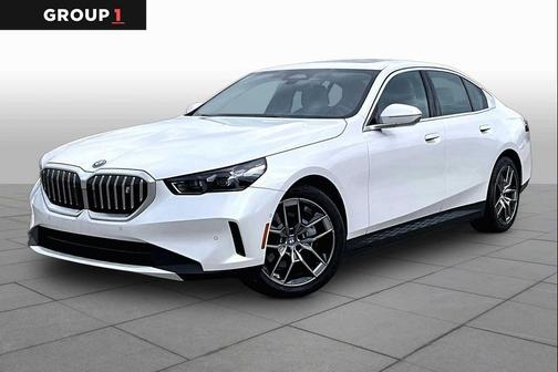 Mineral White Metallic 2025 BMW i5 eDrive40