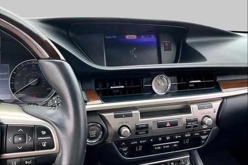 Eminent White Pearl 2018 Lexus ES 350 Base