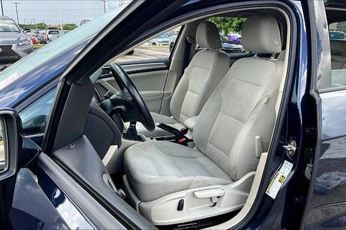 2017 Volkswagen Golf TSI S 4-Door