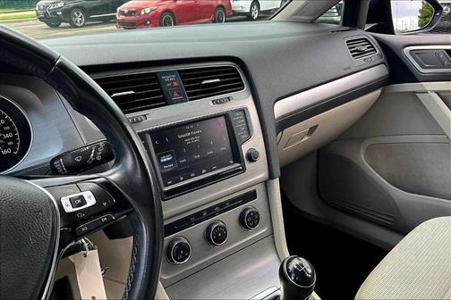 2017 Volkswagen Golf TSI S 4-Door
