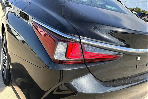 2025 Lexus ES 350 Base