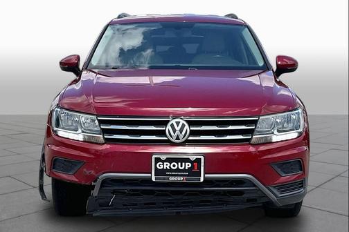 Cardinal Red Metallic 2019 Volkswagen Tiguan 2.0T SE